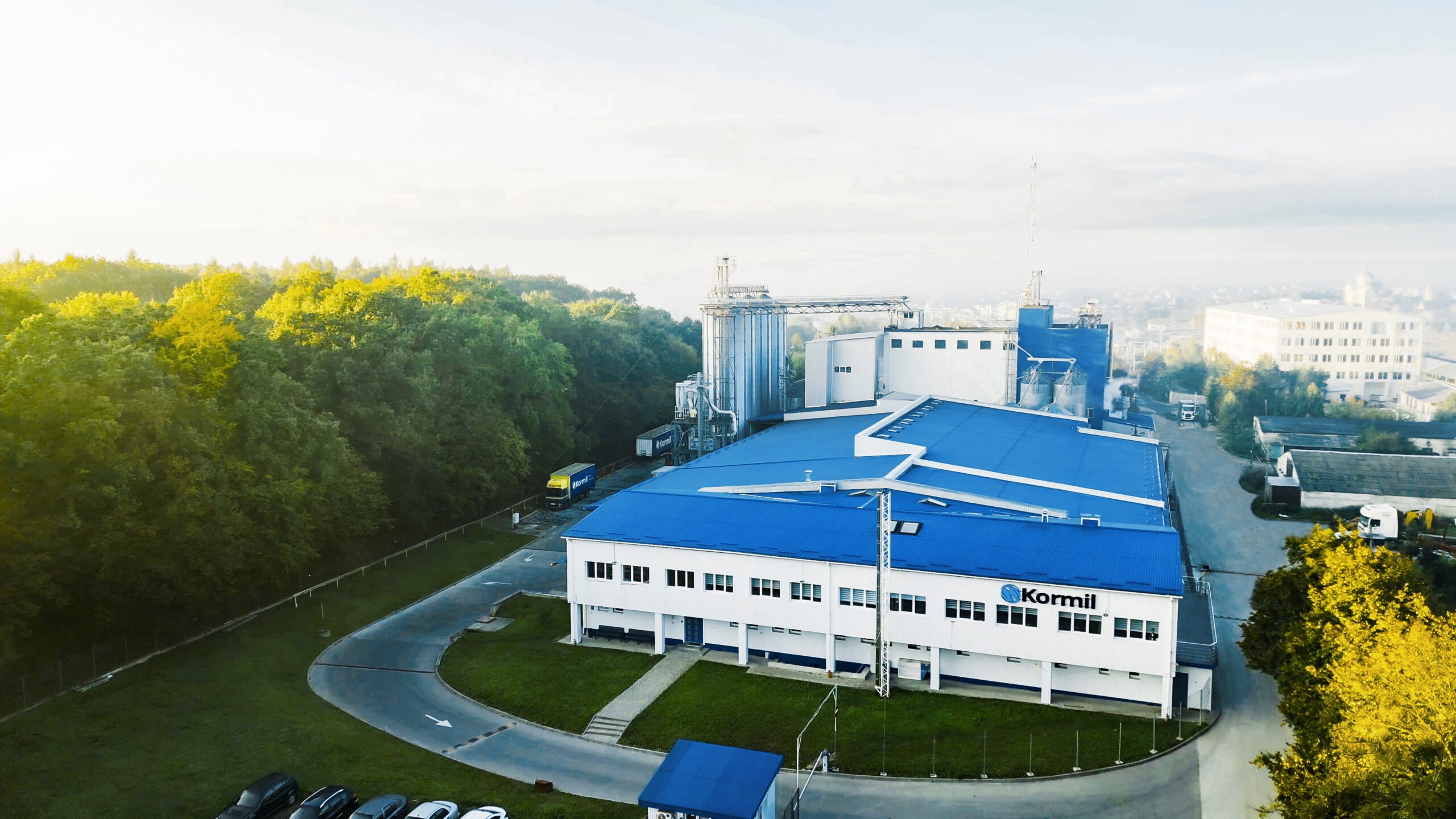 Виробництво переміксів та комбікормів. Завод “Агролайф Kormil”